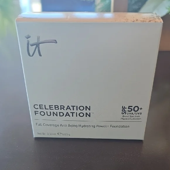 IT Cosmetics Celebration Foundation SPF 50+ - Shade Medium. NIB - Picture 1 of 5